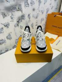 Picture of Louis Vuitton Shoes _SKULVsz35-405cmmnf052917764